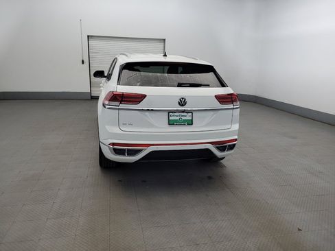 Used 2021 Volkswagen Atlas Cross Sport SE FWD image 6