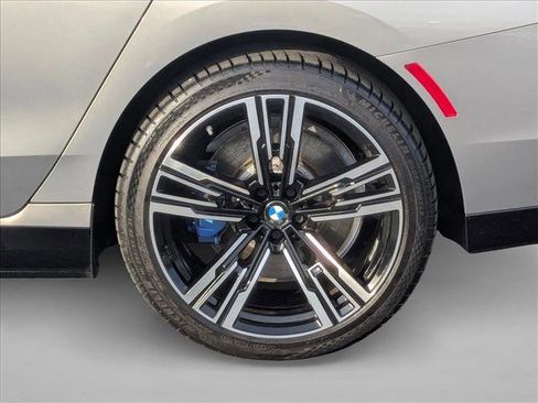 Certified 2023 BMW i7 xDrive60 image 23
