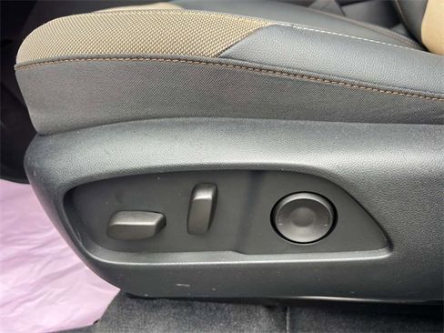 Certified 2025 Chevrolet Equinox ACTIV w/ Safety and Technology Package image 19