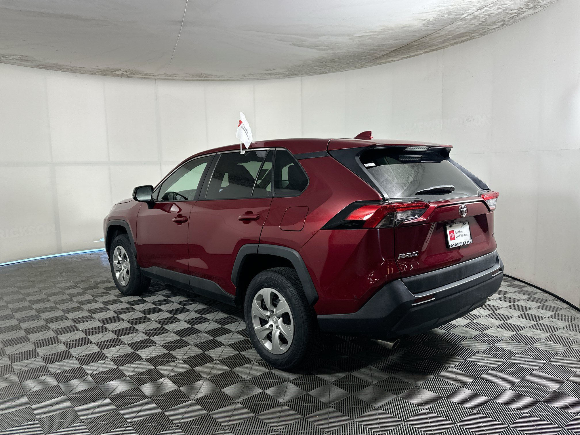 Used 2023 Toyota RAV4 LE FWD image 5