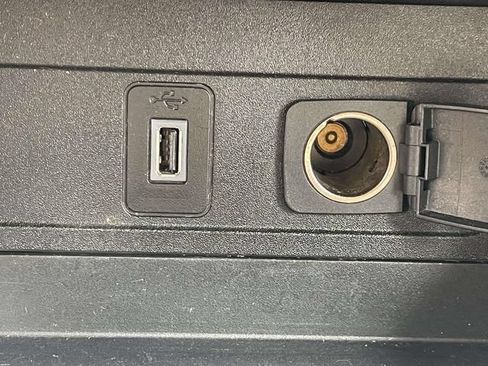Used 2017 Ford Escape SE w/ Equipment Group 201A FWD image 20
