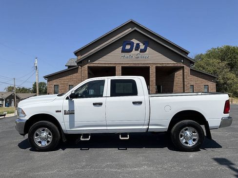 Used 2017 RAM 2500 ST w/ SXT Appearance Group AWD/4WD image 2
