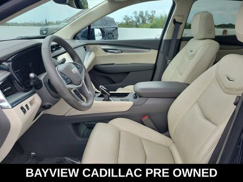 Used 2017 Cadillac XT5 Luxury w/ Driver Awareness Package FWD image 17