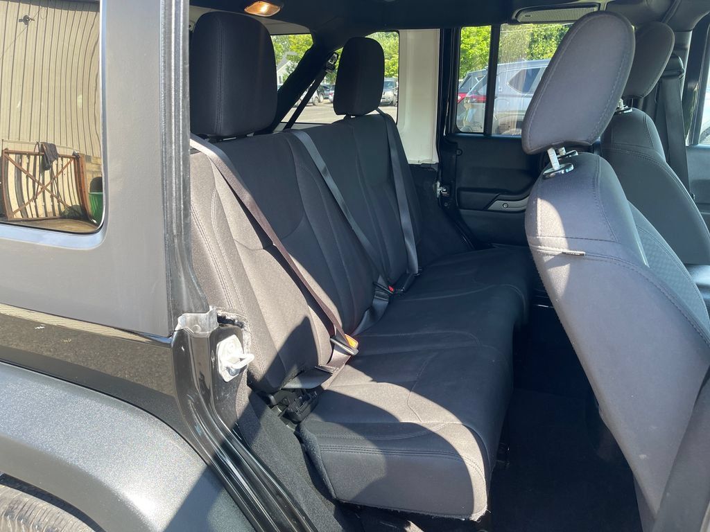 Used 2018 Jeep Wrangler Unlimited Sport S AWD/4WD image 20