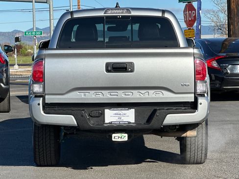 Used 2023 Toyota Tacoma TRD Sport w/ TRD Premium Sport Package image 5