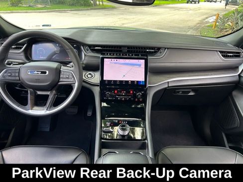 Certified 2024 Jeep Grand Cherokee Limited w/ Black Appearance Package image 13