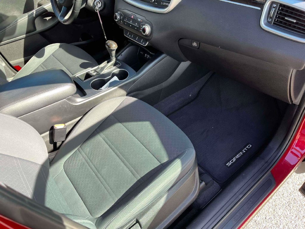 Used 2016 Kia Sorento AWD w/ LX Convenience Package image 14