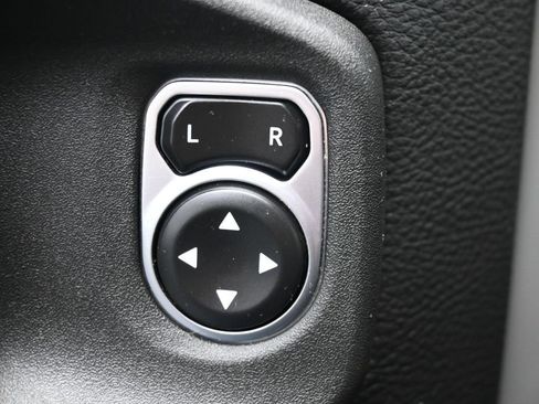 Used 2022 Jeep Gladiator Rubicon w/ LED Lighting Group AWD/4WD image 12