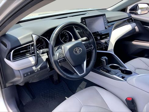 Used 2022 Toyota Camry XLE FWD image 17