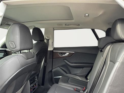 Used 2022 Audi Q8 Premium Plus w/ Premium Plus Package image 25