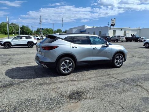 Used 2024 Chevrolet Blazer LT w/ Convenience Package FWD image 18