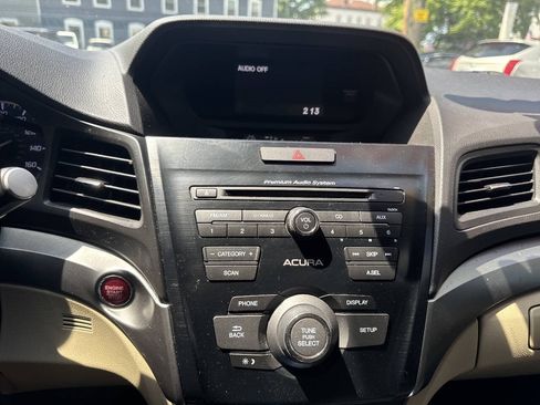 Used 2014 Acura ILX w/ Premium Package FWD image 13