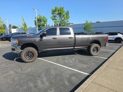 Used 2024 RAM 2500 Tradesman w/ Chrome Appearance Group AWD/4WD image 8