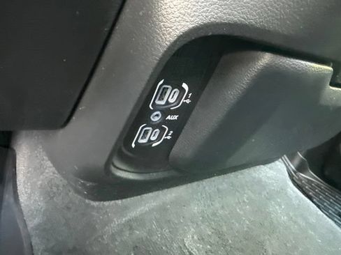 Used 2021 RAM 1500 Laramie AWD/4WD image 37