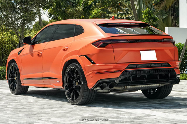 Used 2024 Lamborghini Urus S AWD/4WD image 5