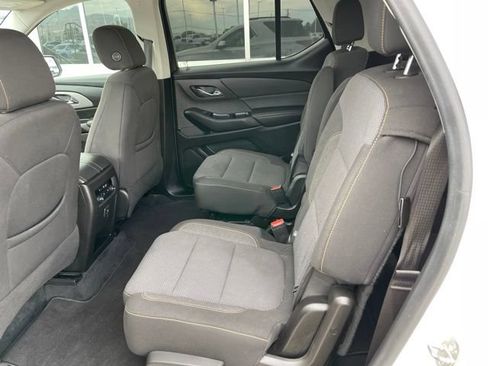 Used 2021 Chevrolet Traverse LT AWD/4WD image 12