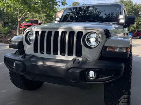 Used 2021 Jeep Wrangler Unlimited Sahara AWD/4WD image 5