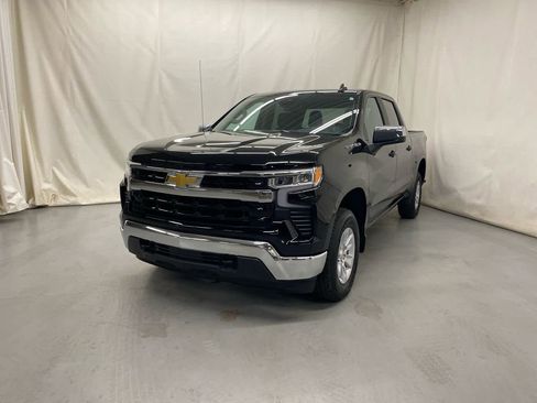 Used 2025 Chevrolet Silverado 1500 LT image 2