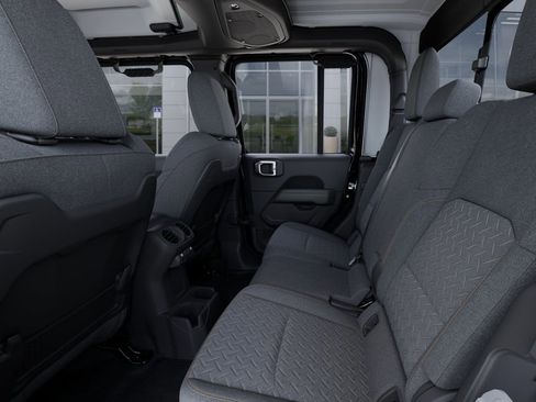 New 2025 Jeep Gladiator Mojave w/ Convenience Group image 25