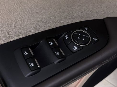 Used 2019 Lincoln Nautilus Reserve image 21