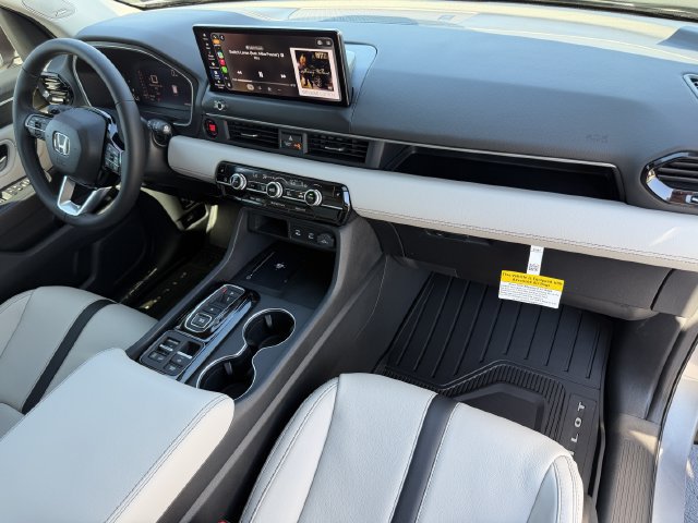 New 2026 Honda Pilot Touring image 8