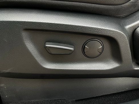 Used 2019 Ford Ranger Lariat w/ Equipment Group 501A Mid image 12