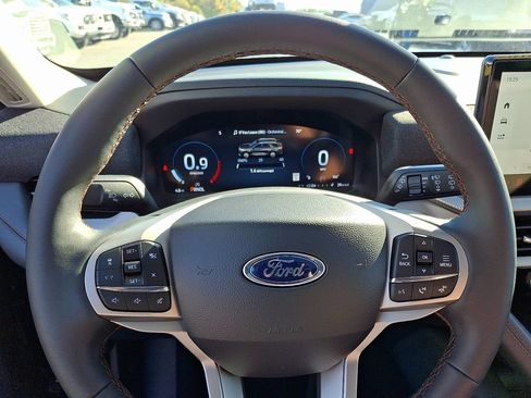 New 2026 Ford Explorer Active w/ Active Comfort Package AWD/4WD image 17