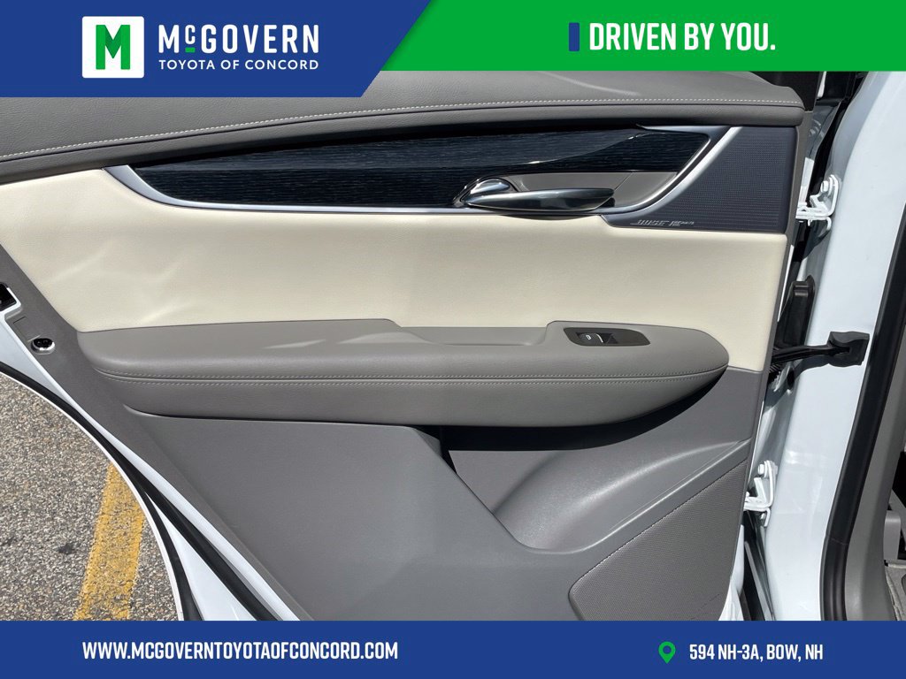 Used 2025 Cadillac XT6 Premium Luxury AWD/4WD image 28