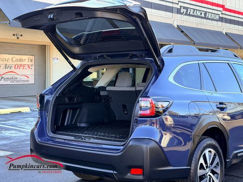 Used 2024 Subaru Outback Premium image 15
