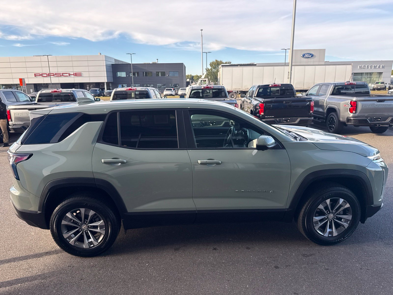 Used 2025 Chevrolet Equinox LT w/ Safety and Technology Package FWD image 5