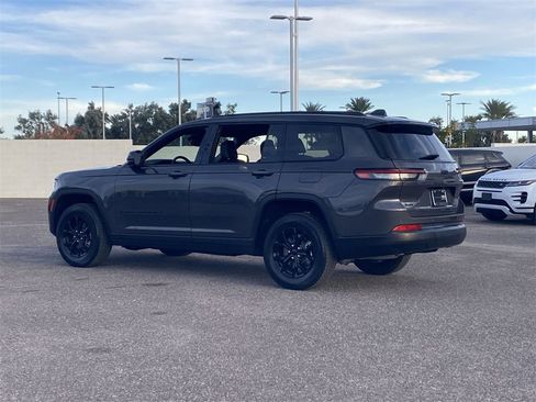 Used 2024 Jeep Grand Cherokee L Altitude image 29