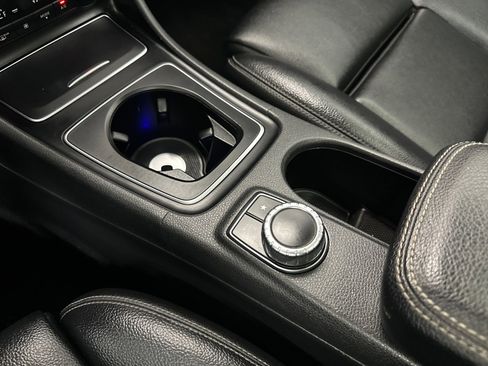 Used 2020 Mercedes-Benz GLA 250 4MATIC image 28