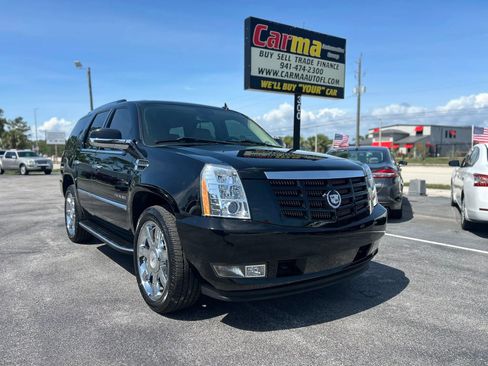 Used 2010 Cadillac Escalade 2WD image 2