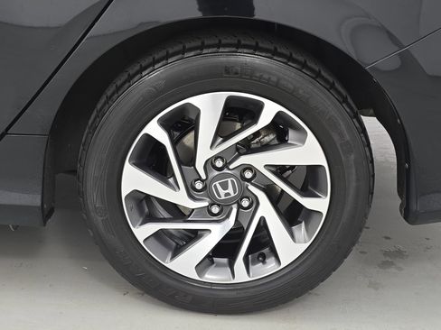 Used 2018 Honda Civic EX image 33