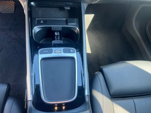 Used 2025 Mercedes-Benz GLB 250 image 42