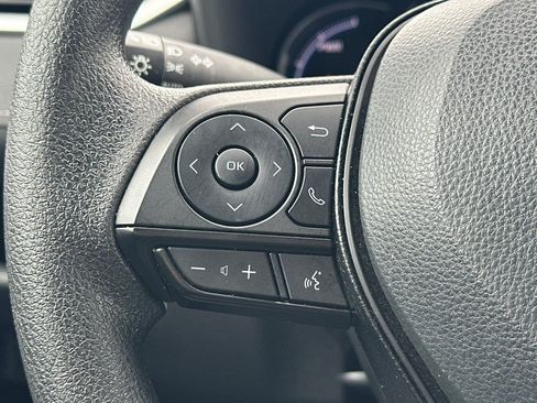 Certified 2025 Toyota RAV4 XLE image 38