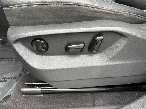 Used 2018 Volkswagen Atlas SE image 42