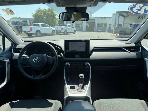 Used 2023 Toyota RAV4 XLE FWD image 37