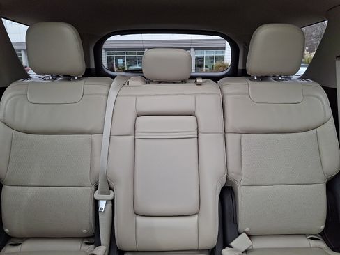 Used 2020 Ford Explorer Platinum image 19