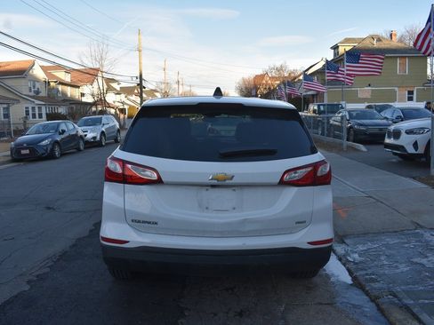 Used 2020 Chevrolet Equinox LS w/ LS Convenience Package image 5