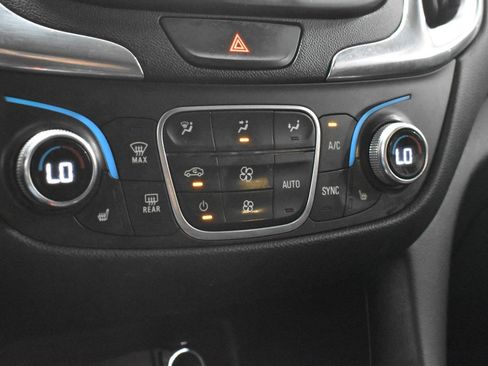 Used 2020 Chevrolet Equinox LT w/ Driver Convenience Package FWD image 16