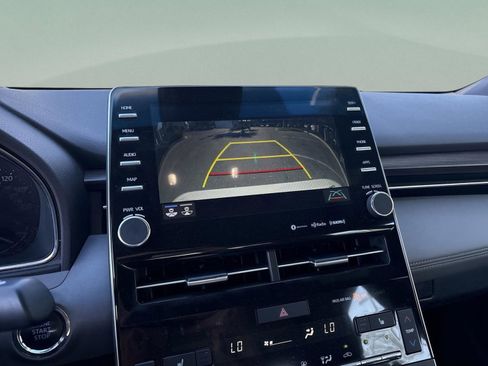 Used 2020 Toyota Avalon XLE w/ Moonroof Package image 28