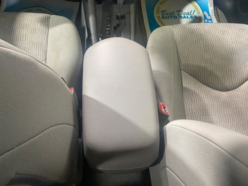 Used 2012 Toyota RAV4 4WD w/ Value Pkg image 12