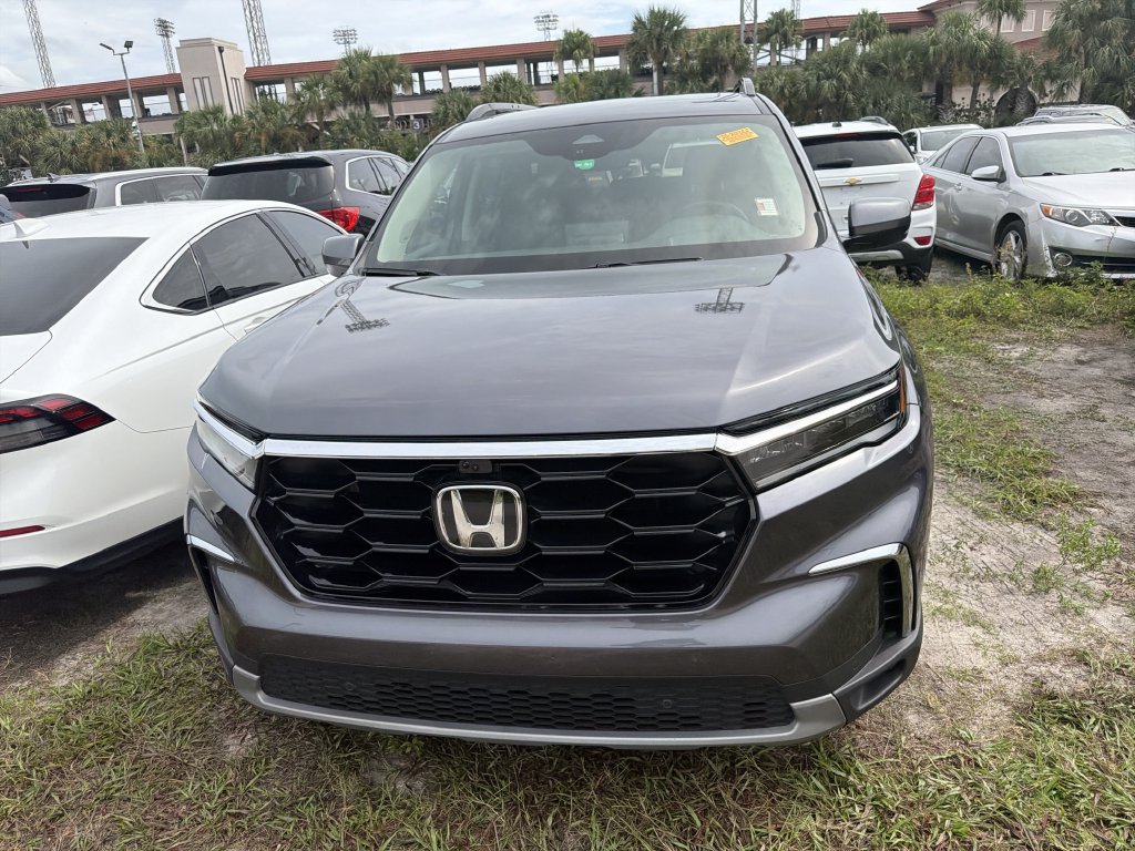 Used 2025 Honda Pilot Elite image 5