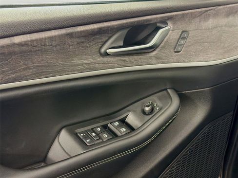 Used 2023 Jeep Grand Cherokee L Limited w/ Trailer Tow Group (B) image 19