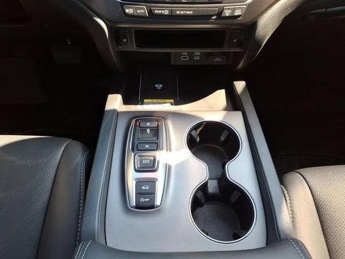 Used 2025 Honda Passport EX-L image 25