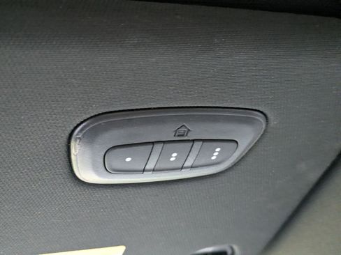 Used 2022 RAM 1500 Laramie AWD/4WD image 25