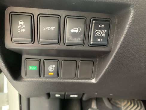 Used 2016 Nissan Rogue SV w/ SV Premium Package FWD image 20