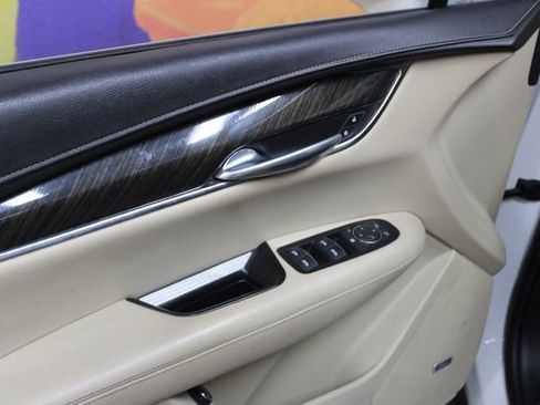 Used 2018 Cadillac XT5 AWD image 13