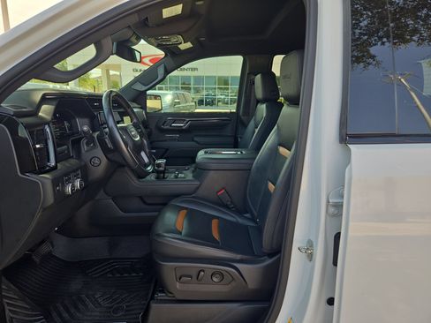 Certified 2022 GMC Sierra 1500 AT4 w/ AT4 Premium Package AWD/4WD image 9